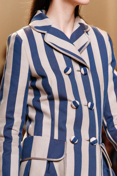 Look 11
